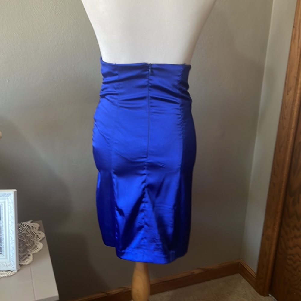 Dress - Picture 3 of 5